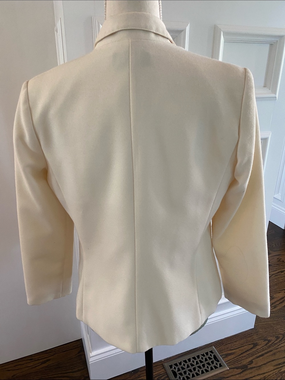 Vintage Tailored Cream Single-Button Blazer - Picture 3 of 4